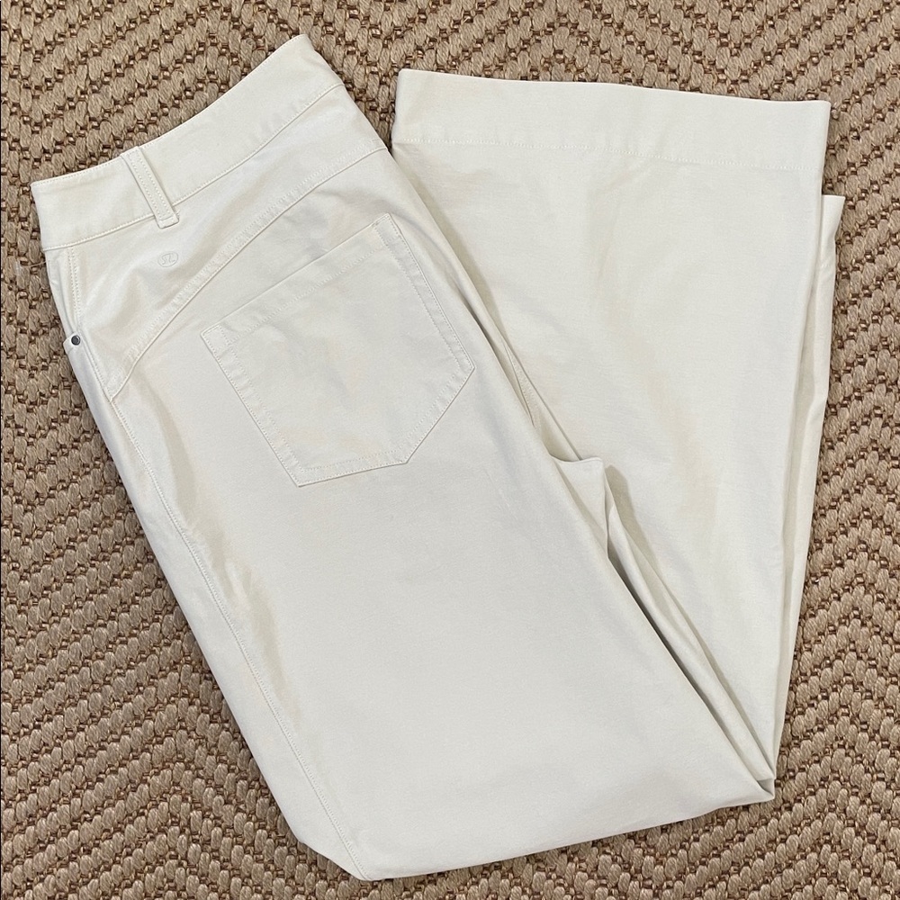 Lululemon - Classic Wide Legged High-Rise - Cream - 32